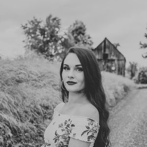 Meet your Posher, Raquel